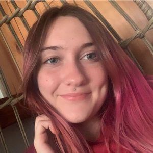 Meet your Posher, Ella